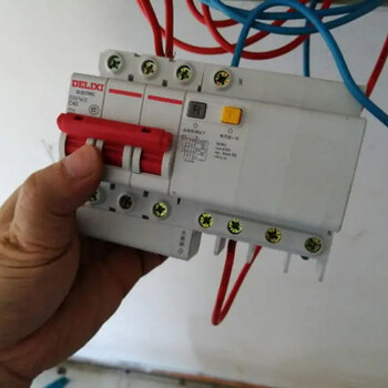 太原和平路电路维修更换电闸开关插座安装灯具
