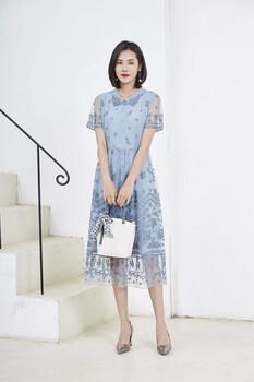 夢(mèng)莎奴大碼品牌修身中長(zhǎng)款連衣裙女裝庫(kù)存女裝折扣尾貨批發(fā)