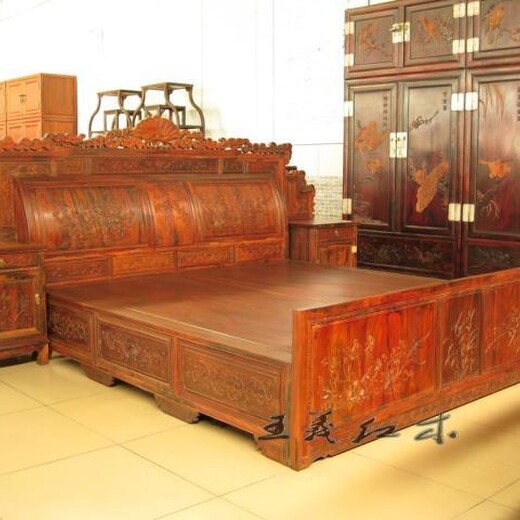 中式古典红木家具，济宁优雅大红酸枝双人床