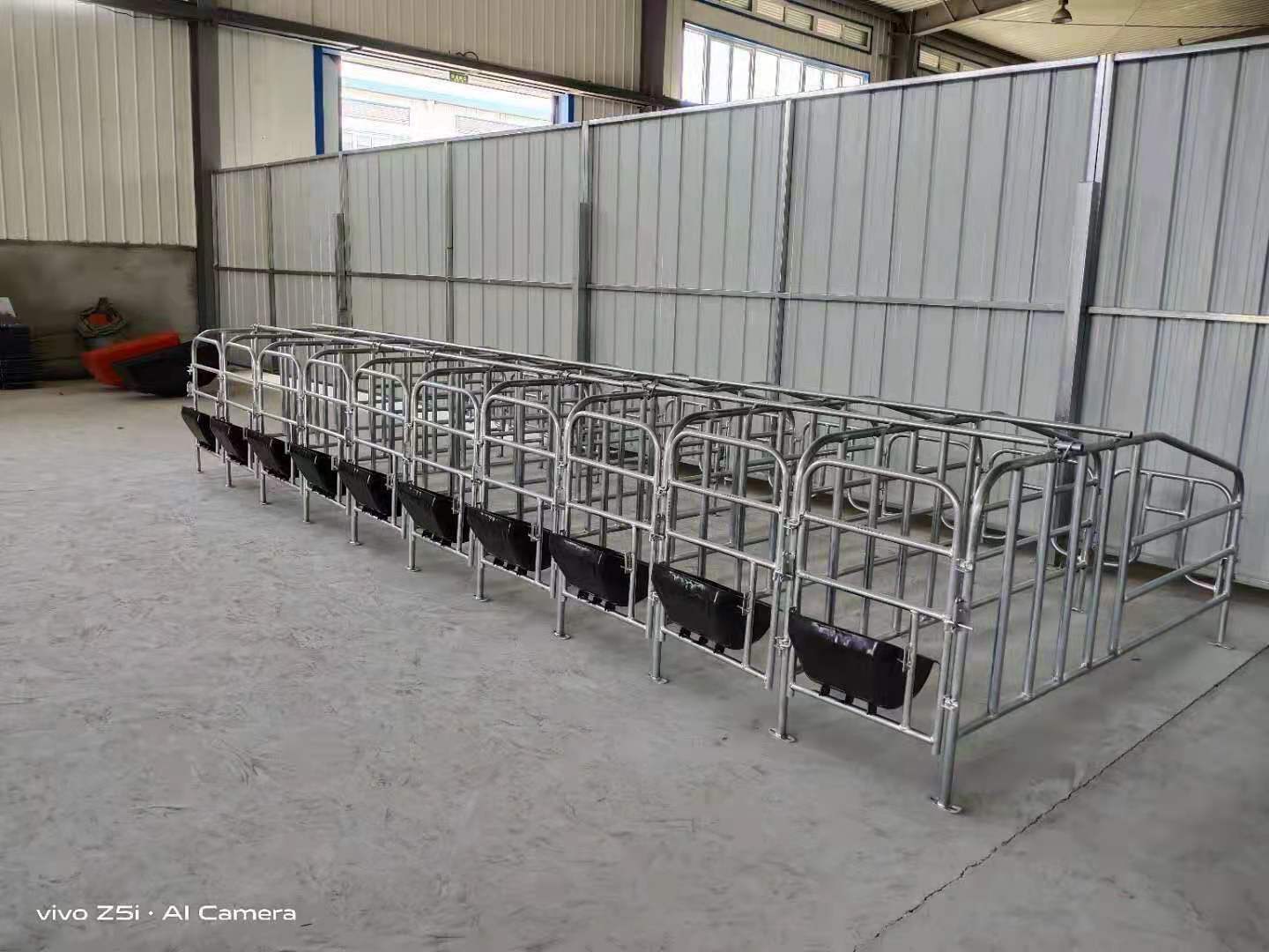 母猪限位栏落地限位栏养猪誉嘉畜牧养猪牧设备厂家供应
