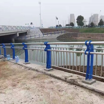 山西太原304不銹鋼復(fù)合管護(hù)欄河道景觀橋梁護(hù)欄