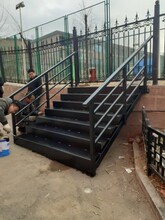 迎泽区铁艺厂家焊接隔层设计钢梯消防楼梯