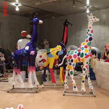 长颈鹿动物造型雕塑_仿真动物景观雕塑_广州玻璃钢仿真长颈鹿雕塑