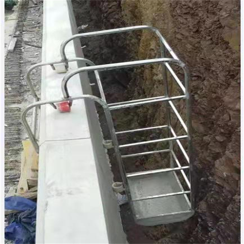 西藏山南地区防撞墙台车吊装作业平台一体机