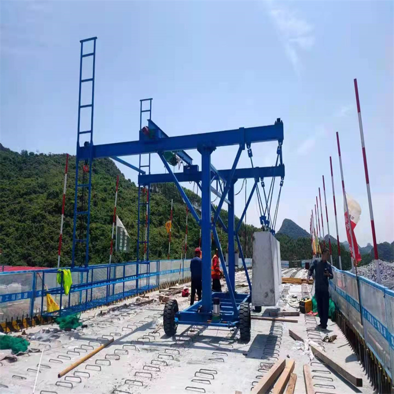 广东河源市高空模板台车吊装作业平台一体机