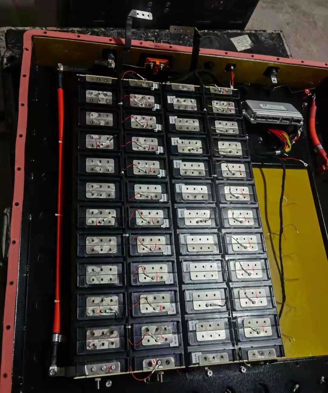 回收电动车锂电池-深圳远景公司上门收购汽车底盘锂电池