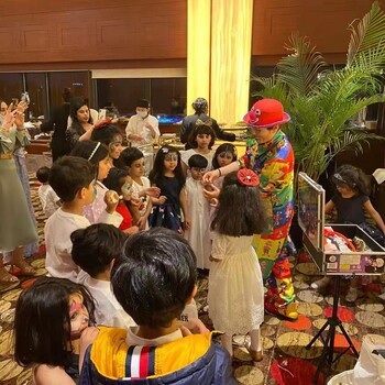 北京小丑魔术演出演员本人承接小孩生日会