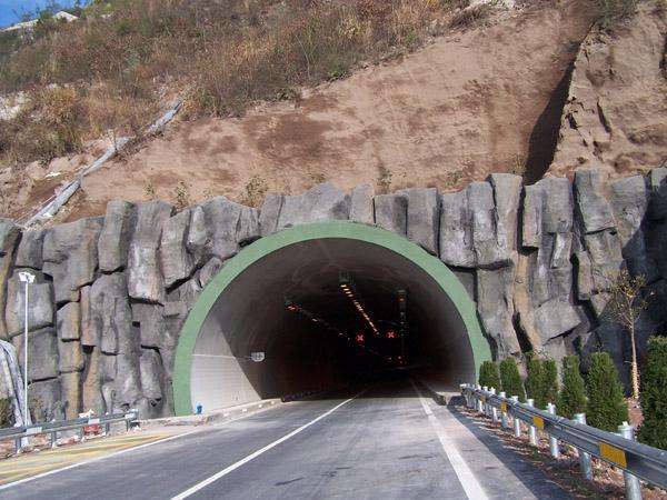 石家庄中型假山厂家-石家庄水景假山上门施工