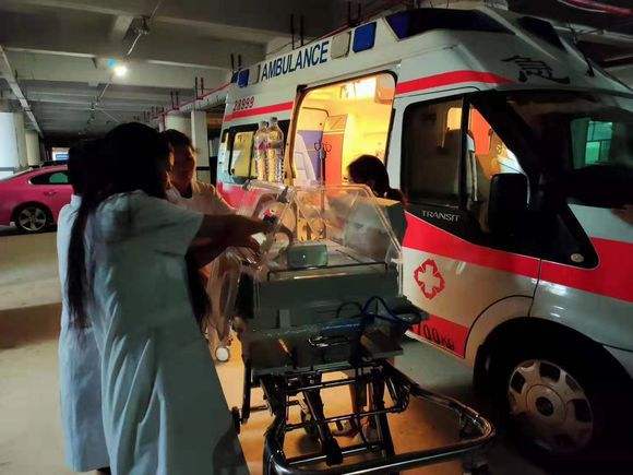 秦皇岛120救护车长途转院回家-800公里收费标准-24小时服务