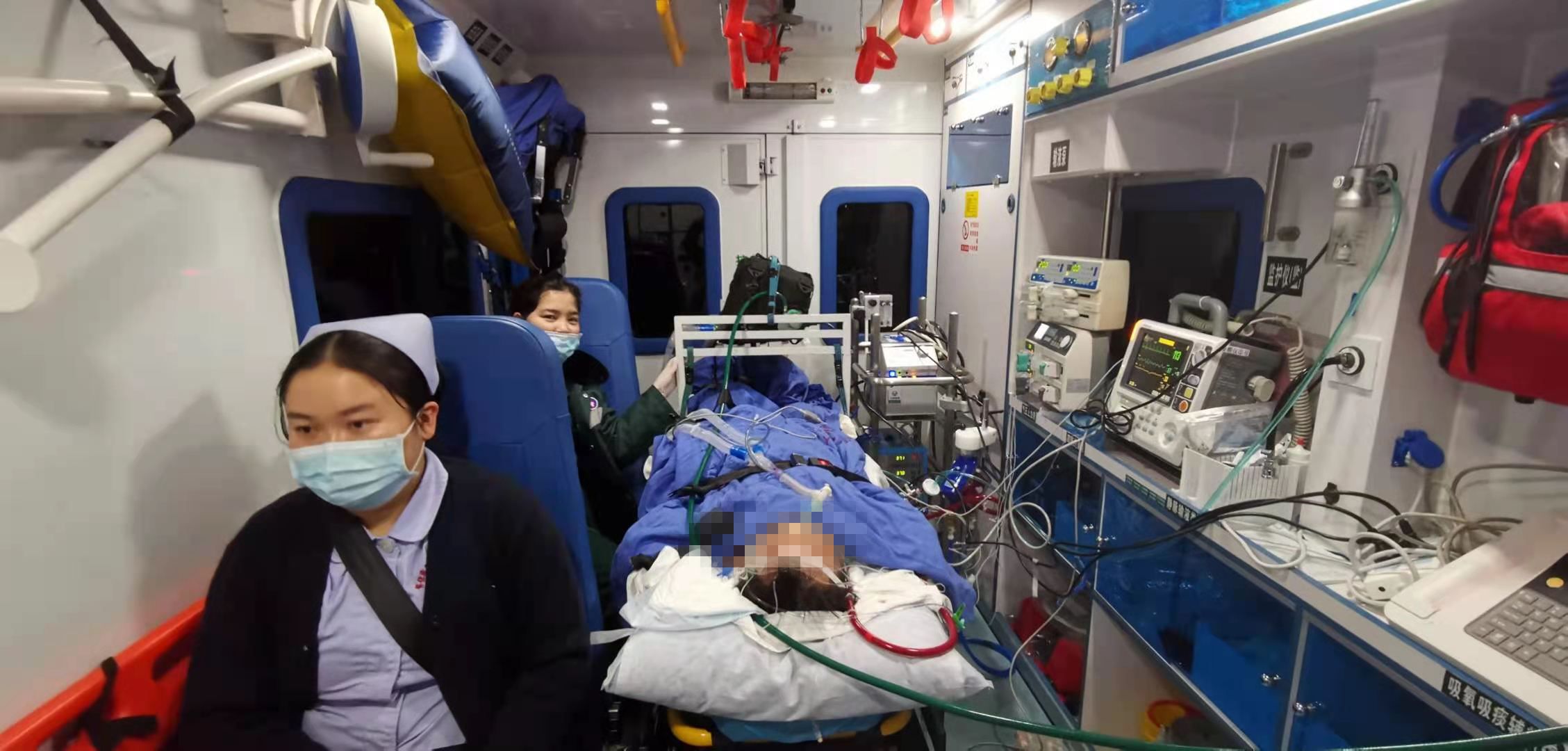 青浦120救护车长途转院回家-800公里收费标准/本地救护车服务