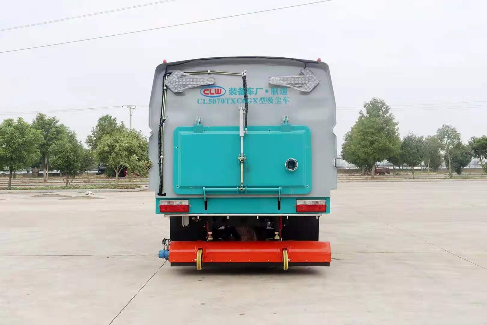 上海长宁工厂用小型吸尘车