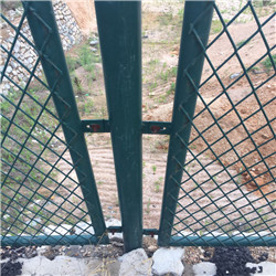 湖北十堰镀锌浸塑钢板护栏-隔离防护网