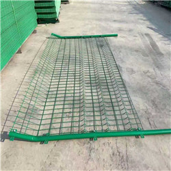 宁夏浸塑焊接网围栏-金属隔离栅