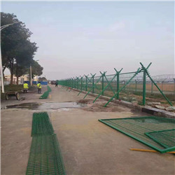 上海生活垃圾防飞网-填埋场围栏
