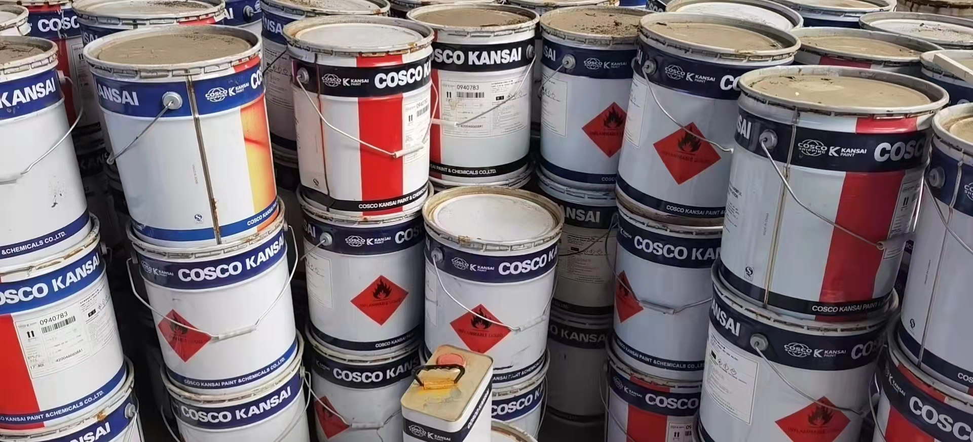 喀什回收工程剩余油漆