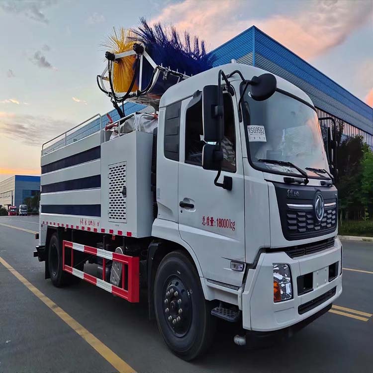 路中間護欄清洗機智能交通護欄清洗機