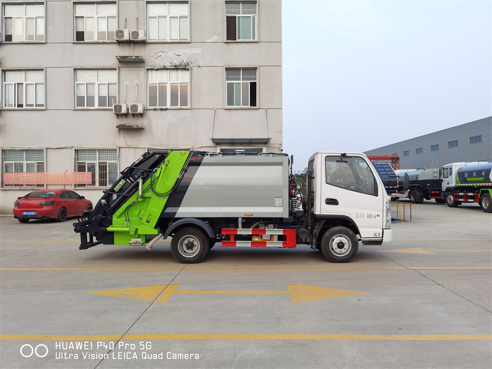 垃圾站定制移动垃圾车后装入垃圾车