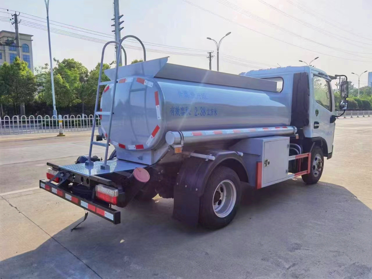 解放液态运输车淤泥运送车供水罐式车