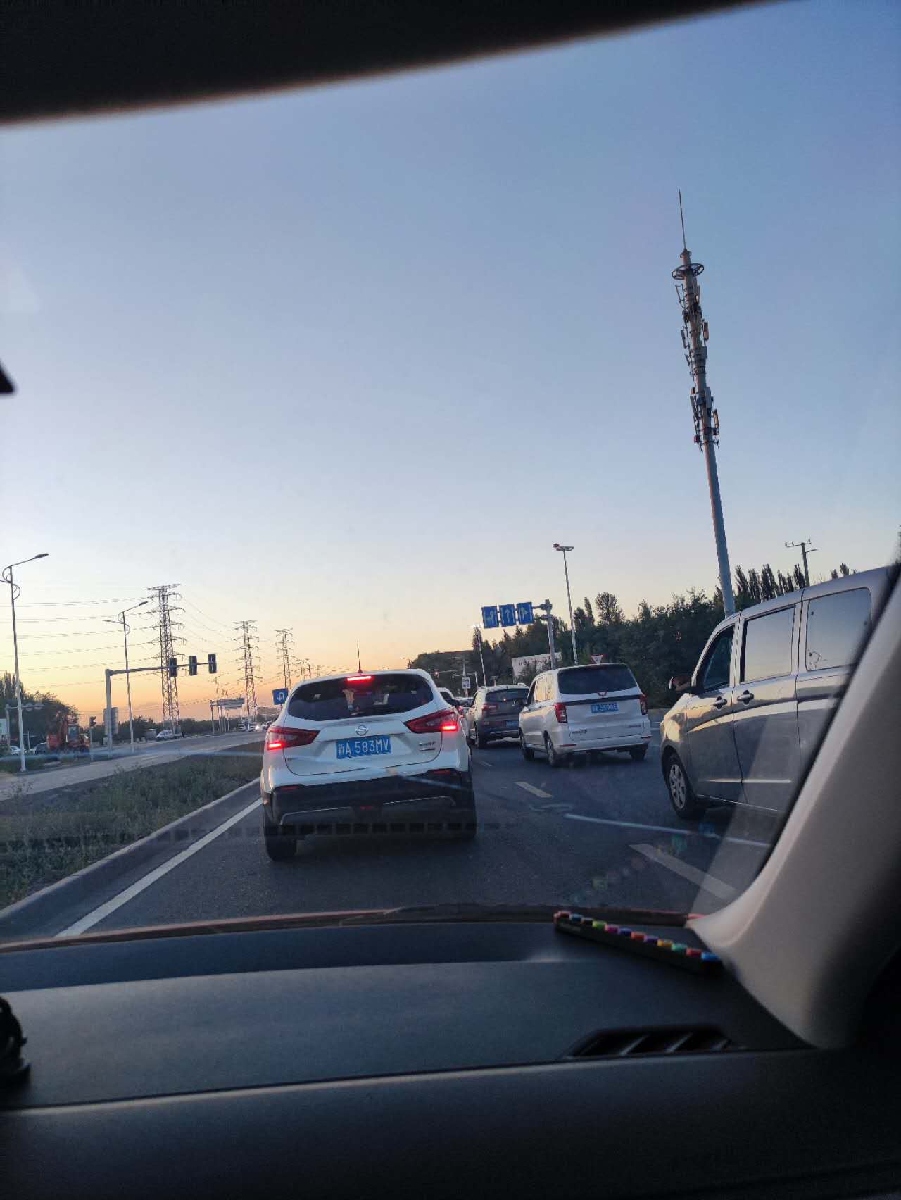 吐鲁番托运私家车到重庆热线拨打2022刷新（今日/在途）