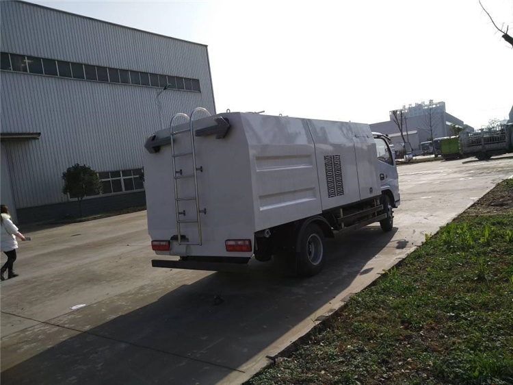 台北北投区多功能洒水扫路车价格造型美观