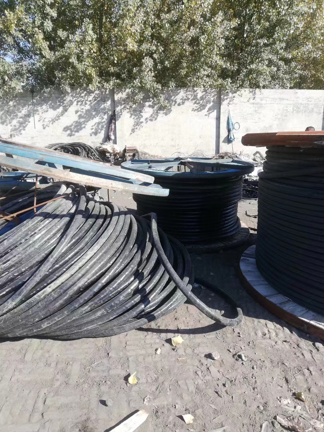 葫芦岛95铝导线回收（诚信交易—葫芦岛3x240电缆回收-找荣发
