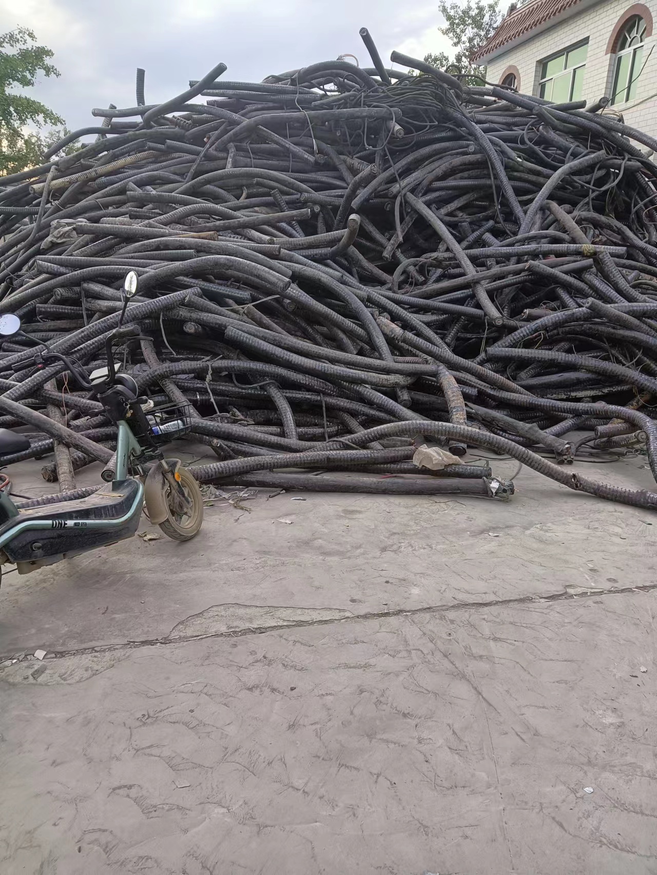 鹤壁废铜电缆回收,云阳3x240电缆回收欢迎合作